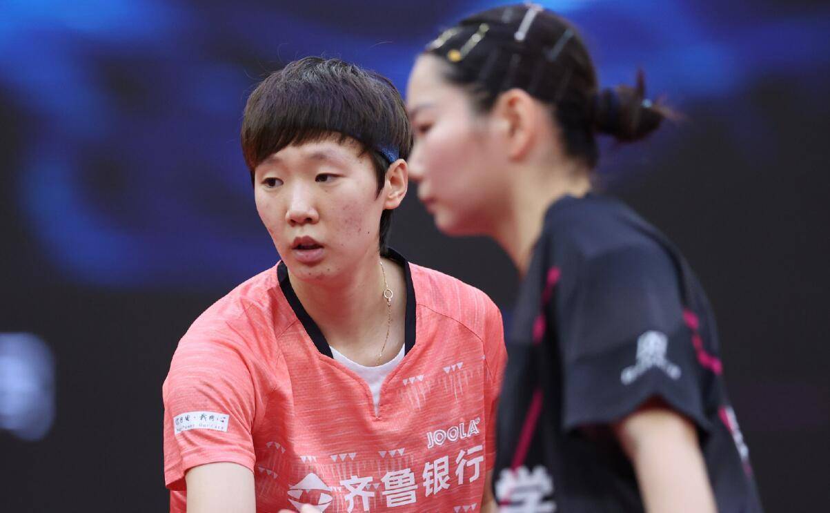 她的开局一 她的开局一